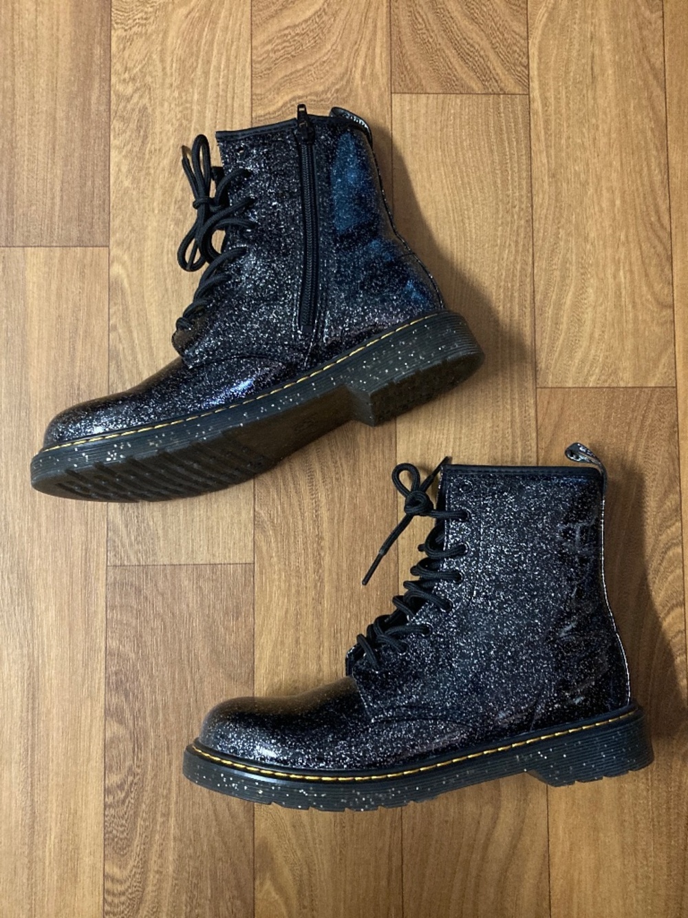 Womens Dr. Martens 1460 Y Black Cosmic Glitter Combat Boots Unisex Size US 7